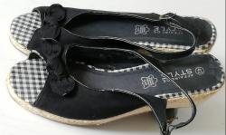 Chaussures toiles noires avec noeud t 42 cotes