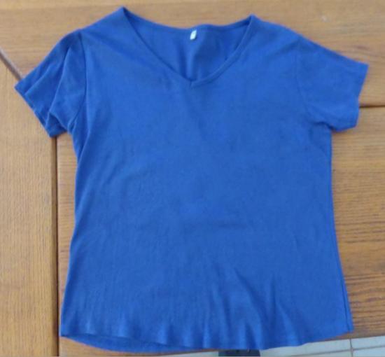 T shirt domi bleu t4 correspond a un 2xl